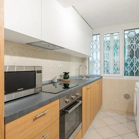 Guesthost - Mercato Modern Flat Lejlighed *