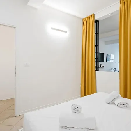 Guesthost - Mercato Modern Flat Apartamento