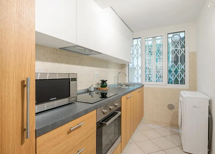 Guesthost - Mercato Modern Flat Apartament *