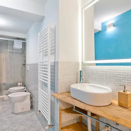 Guesthost - Mercato Modern Flat Apartment *
